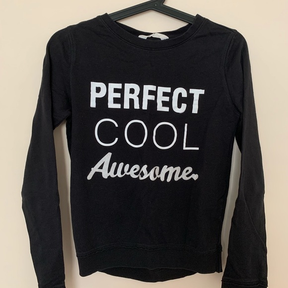 🦋2/$15🦋 Black Long Sleeve Tee - Picture 1 of 2